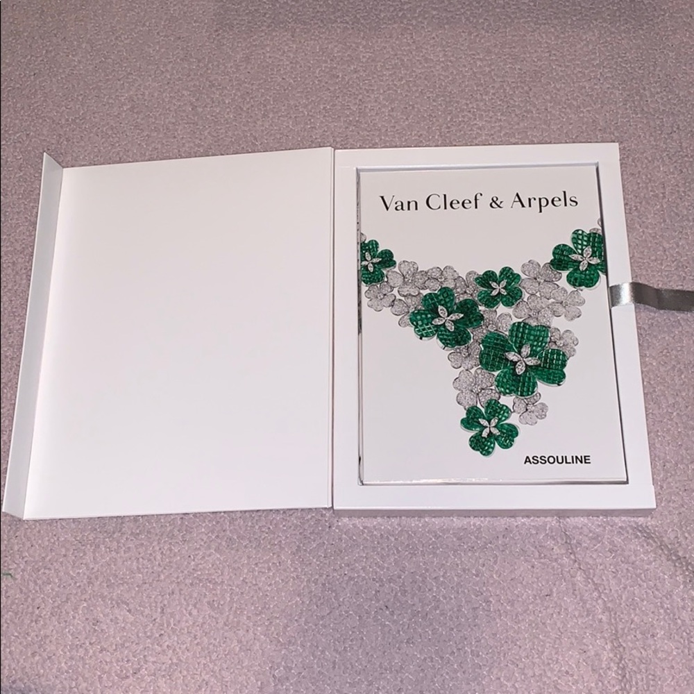 Van Cleef & Arpels Assouline book